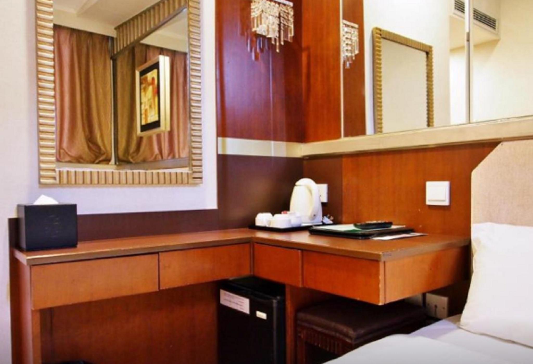 קוולון Oriental Lander Hotel מראה חיצוני תמונה