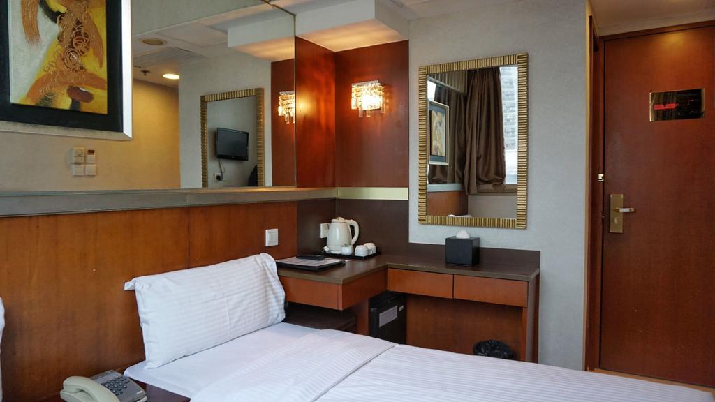 קוולון Oriental Lander Hotel מראה חיצוני תמונה