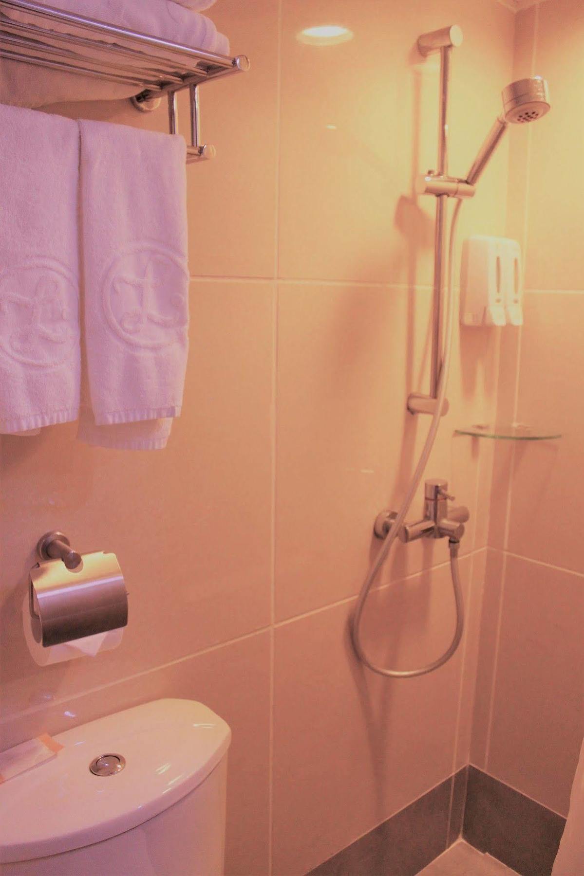 קוולון Oriental Lander Hotel מראה חיצוני תמונה