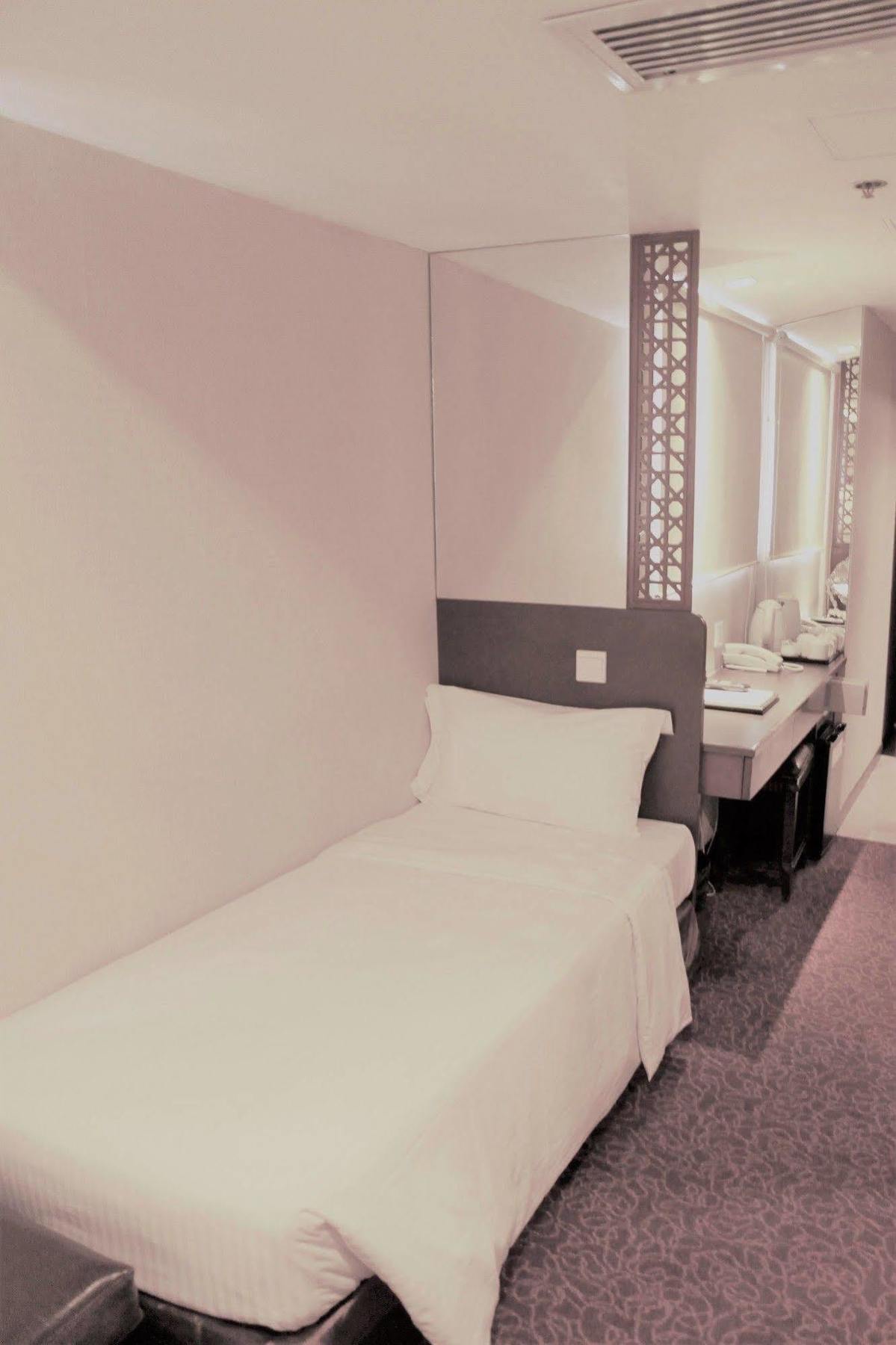 קוולון Oriental Lander Hotel מראה חיצוני תמונה